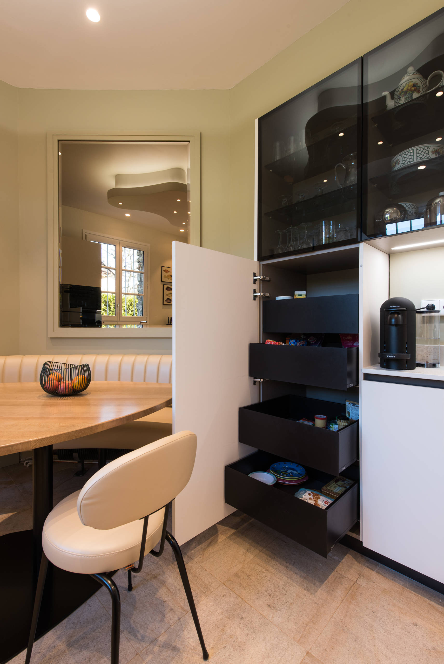 d&eacute;couvrez les cuisines modernes &agrave; vaucresson : des espaces &eacute;l&eacute;gants, fonctionnels et sur-mesure pour transformer votre int&eacute;rieur avec style. prenez rendez-vous pour votre projet de cuisine contemporaine.