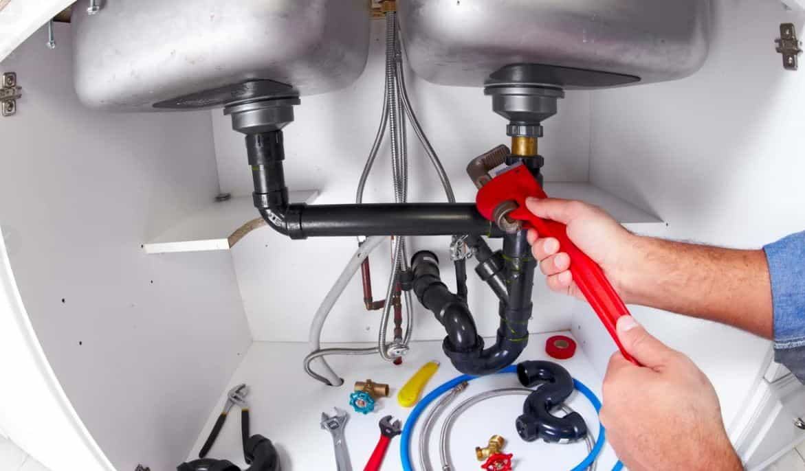 besoin d'un dépannage plomberie rapide ? nos experts interviennent en urgence pour résoudre vos problèmes de fuites, canalisations bouchées et réparations. service efficace et disponible 24h/24.