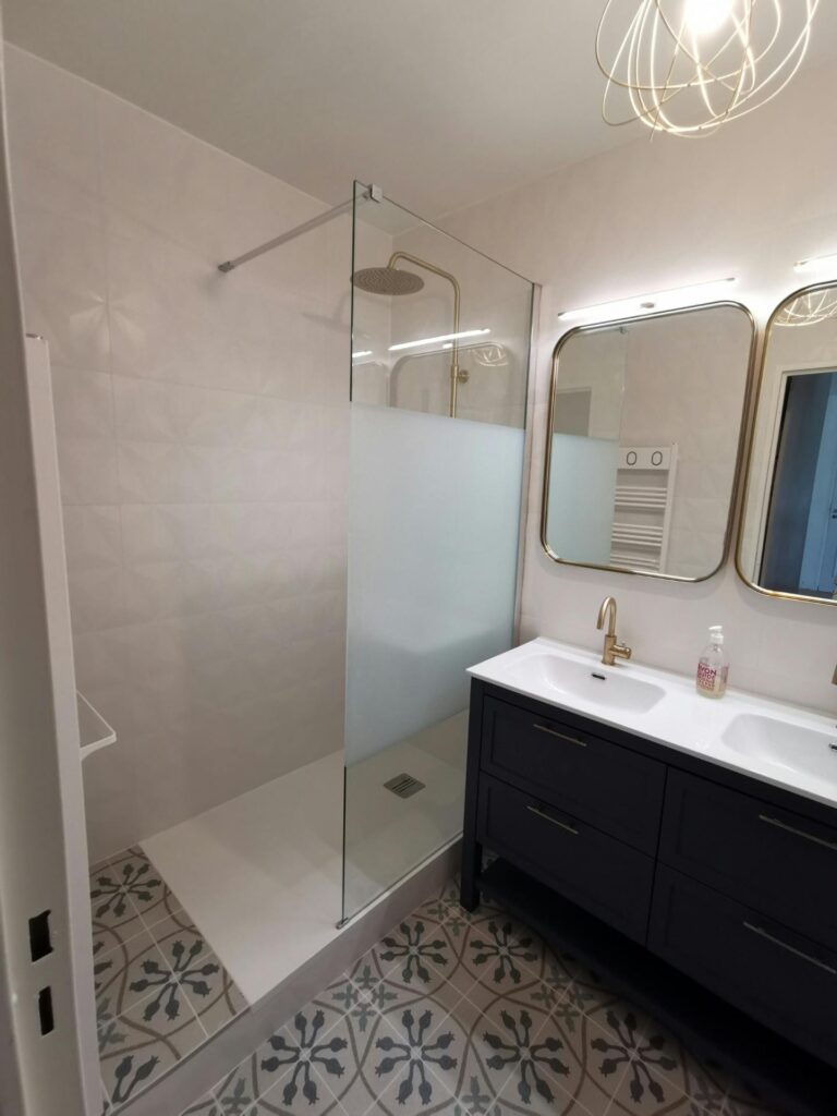 découvrez les prix pour la rénovation de salle de bain à vaucresson : guide complet, conseils sur les coûts, aides possibles et estimation détaillée pour votre projet.