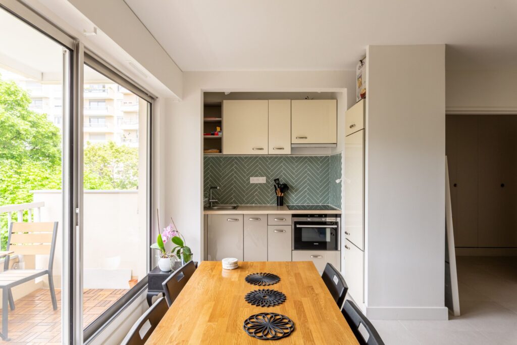 découvrez nos conseils et solutions pour réussir votre rénovation intérieure : idées d’aménagement, choix des matériaux et astuces pour transformer votre espace selon vos envies.