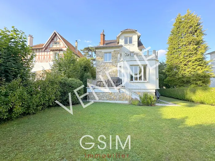 confiez la r&eacute;novation de votre maison &agrave; vaucresson &agrave; des experts qualifi&eacute;s. devis gratuit, conseils personnalis&eacute;s et accompagnement sur-mesure pour vos travaux de r&eacute;novation int&eacute;rieure et ext&eacute;rieure.