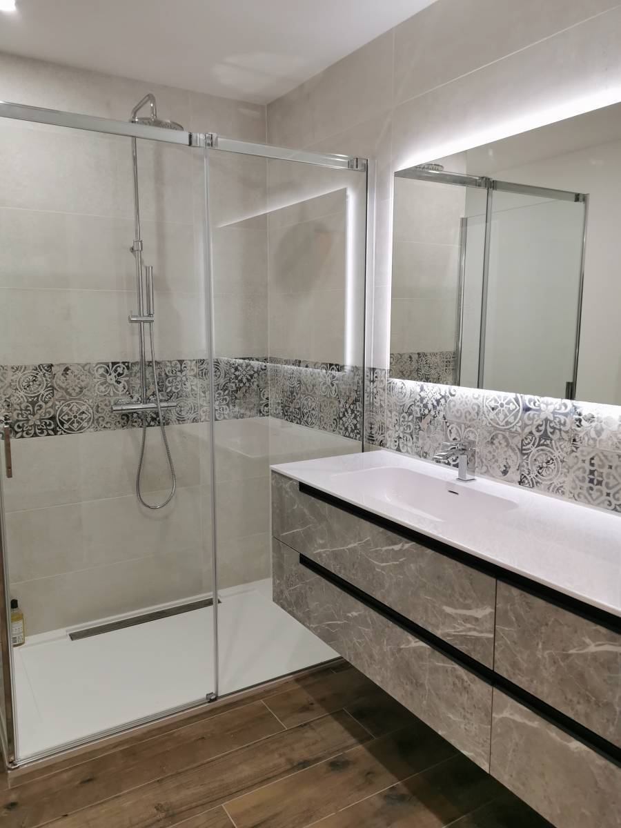 confiez la rénovation de votre salle de bains à vaucresson à des experts. modernisez votre espace avec des solutions sur mesure, du design à l'installation. obtenez un devis gratuit et profitez d’un résultat clé en main !