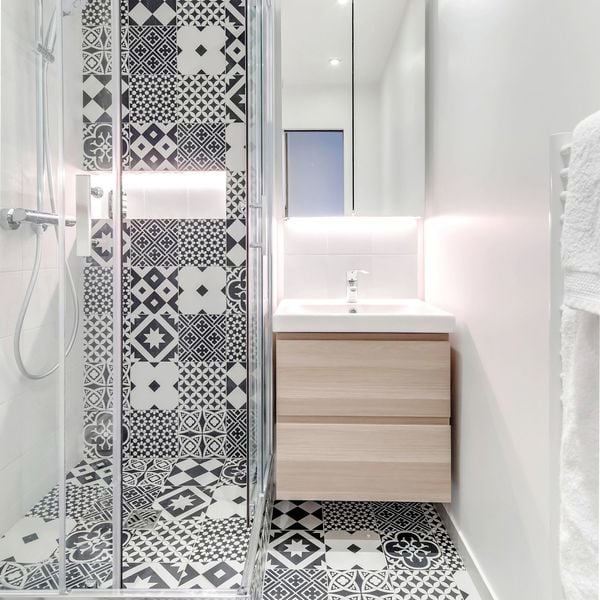 Vaucresson : transformez votre salle de bain sans stress découvrez nos astuces et conseils pour aménager une salle de bain sans stress, où détente et organisation sont au rendez-vous. transformez votre espace en havre de paix pratique et apaisant !