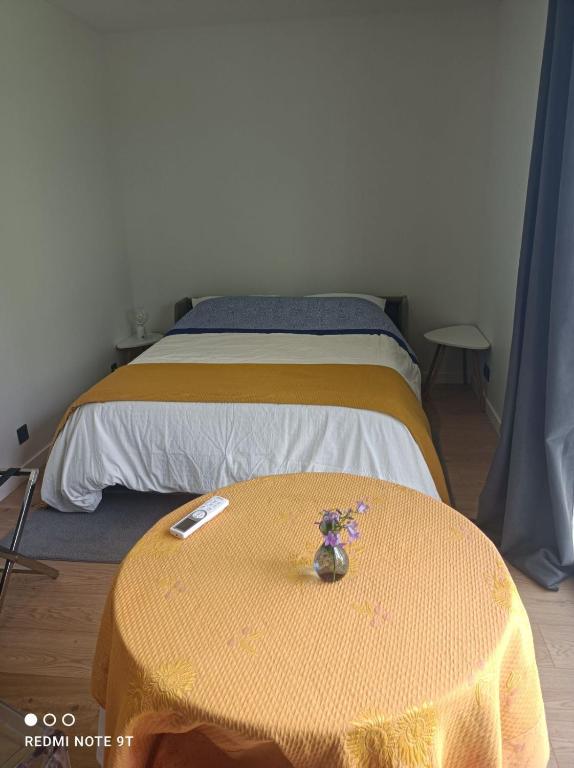 d&eacute;couvrez notre studio &agrave; vaucresson : un espace moderne et confortable, id&eacute;al pour une personne ou un couple. proche des transports et des commerces, il offre un cadre de vie agr&eacute;able aux portes de paris.