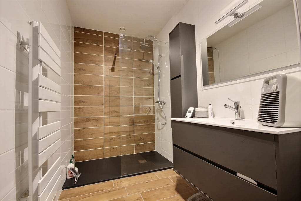 Salle de bain Vaucresson : les tendances à adopter pour la rénovation découvrez les dernières tendances en rénovation de salle de bain : inspirations design, astuces déco, matériaux innovants et conseils pour moderniser votre espace selon les styles 2024.