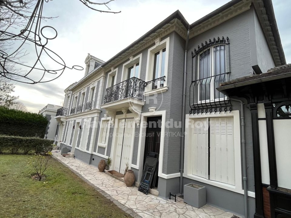 confiez vos travaux int&eacute;rieurs &agrave; vaucresson &agrave; des professionnels qualifi&eacute;s. r&eacute;novation, am&eacute;nagement, peinture, plomberie : des prestations sur-mesure pour sublimer votre int&eacute;rieur.